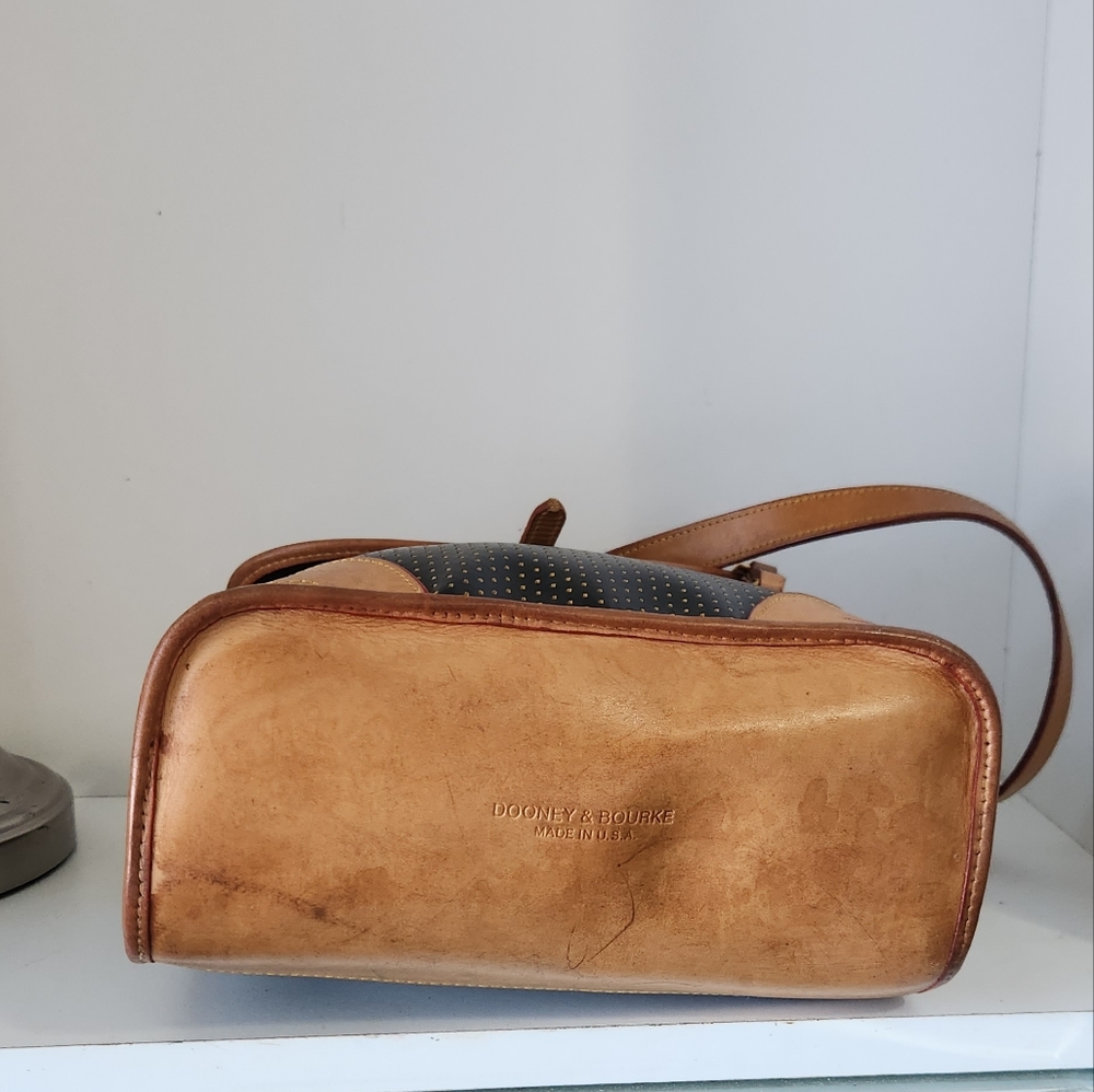 Vintage Dooney and bourke Black /Tan leather Shoulder bag - Picture 4 of 13